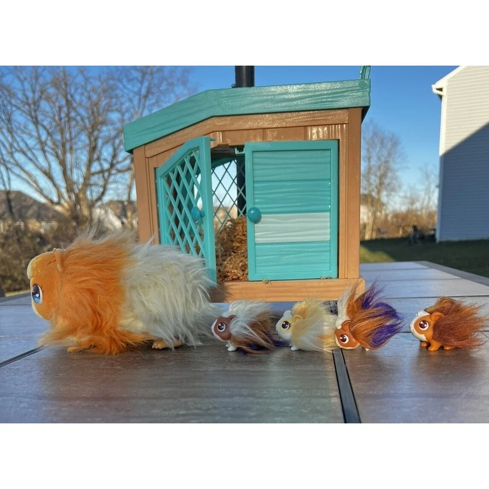 Little Live‎ Pets Mama Surprise Guinea Pig Interactive Animal Portable Hutch Toy